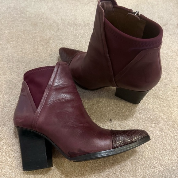 Donald J. Pliner Burgundy Ankle Boots - Picture 1 of 10